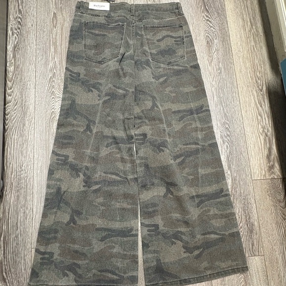 Refrain Los Angeles Camouflage Wide-Leg Pants - Picture 11 of 11